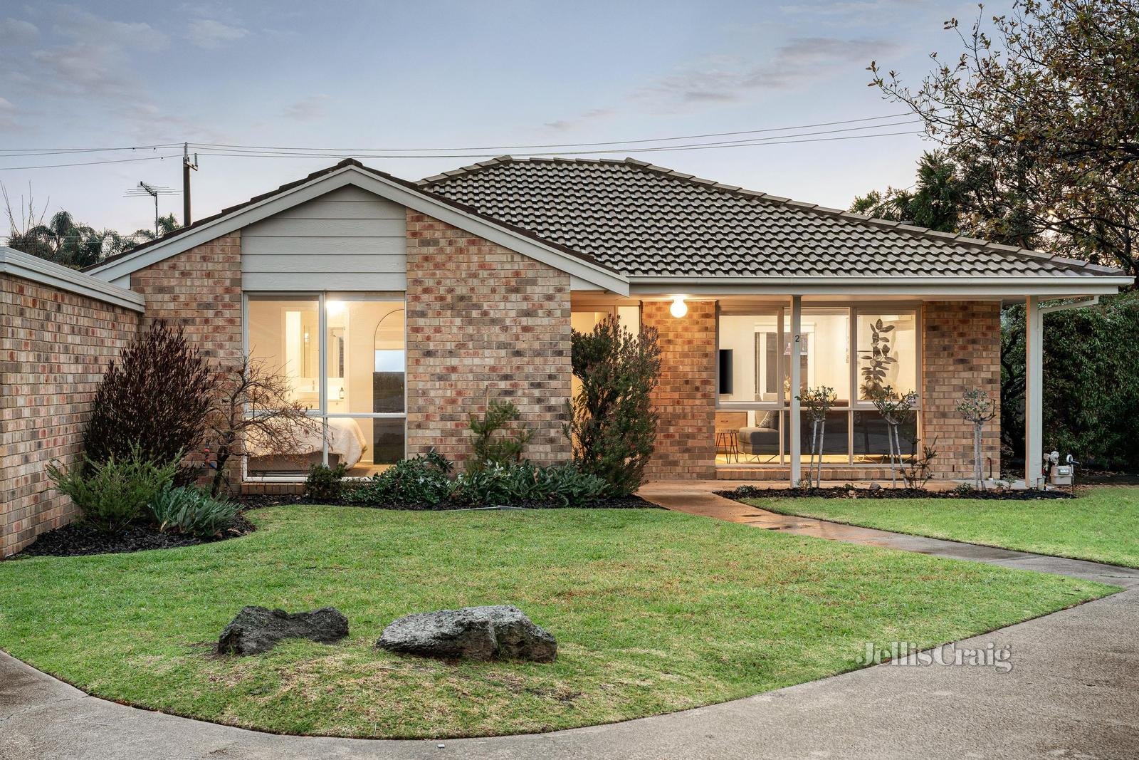 2 Longbeach Close, Aspendale image 2