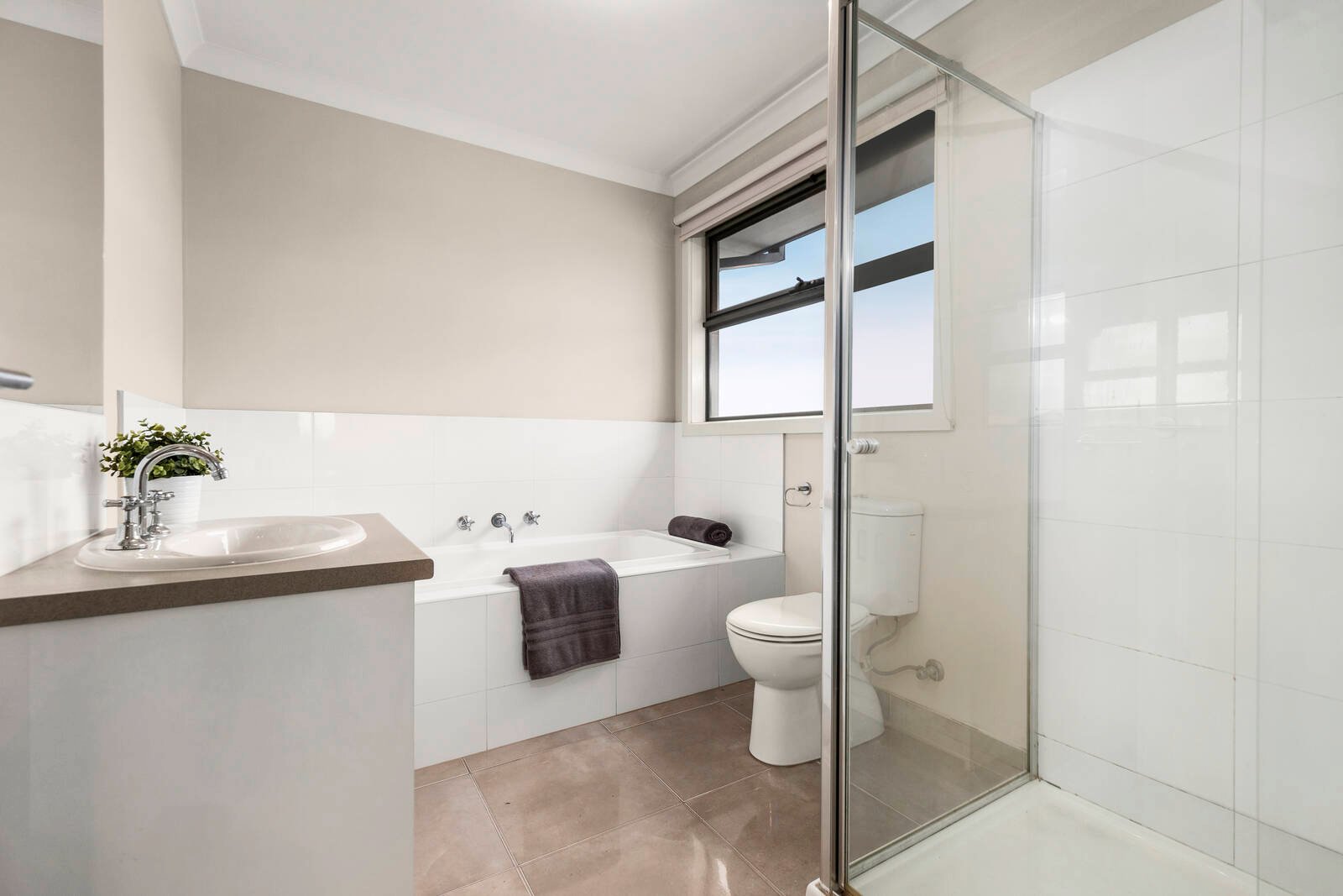 Property Gallery Thumbnail 6