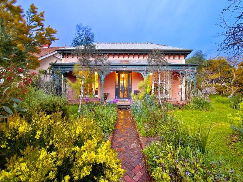 2 Lorne Street, MOONEE PONDS VIC 3039