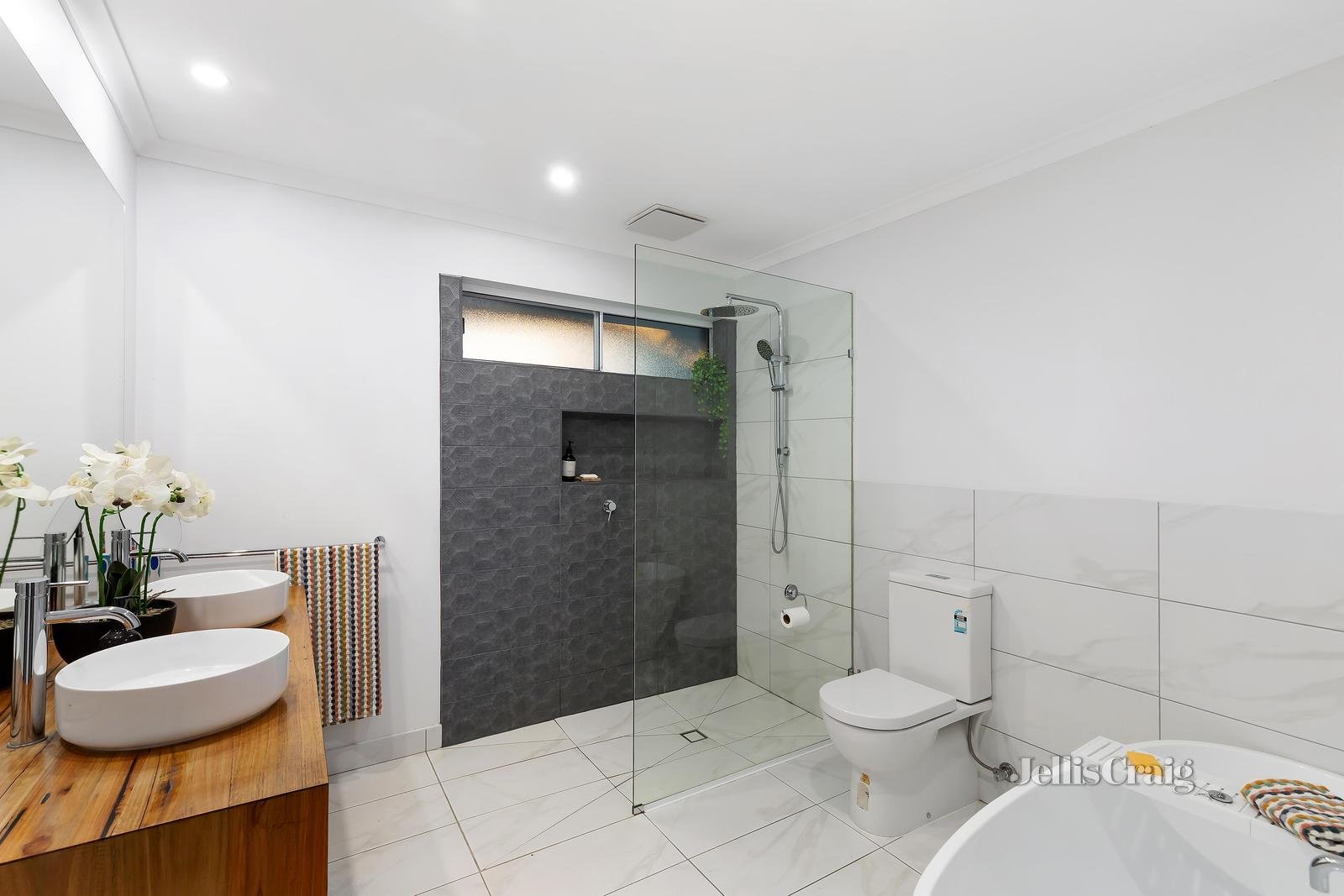 2 Lynwood Crescent, Lower Plenty image 7