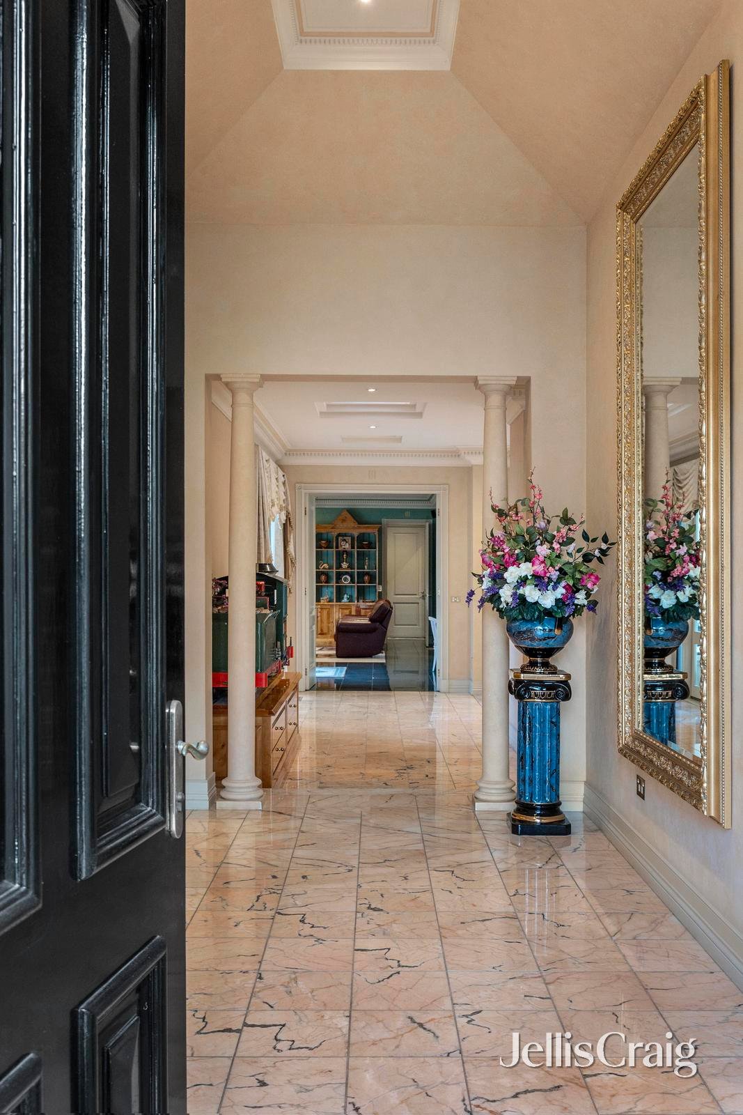 2 Lyric Court, Warranwood image 2