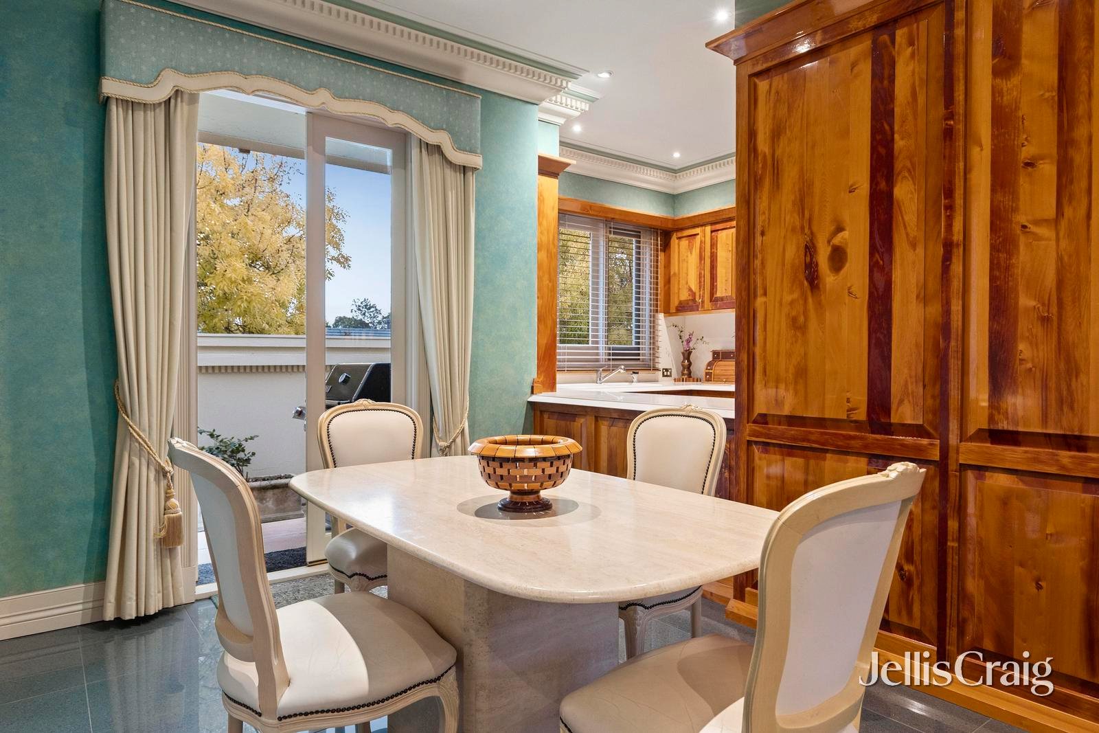 2 Lyric Court, Warranwood image 10