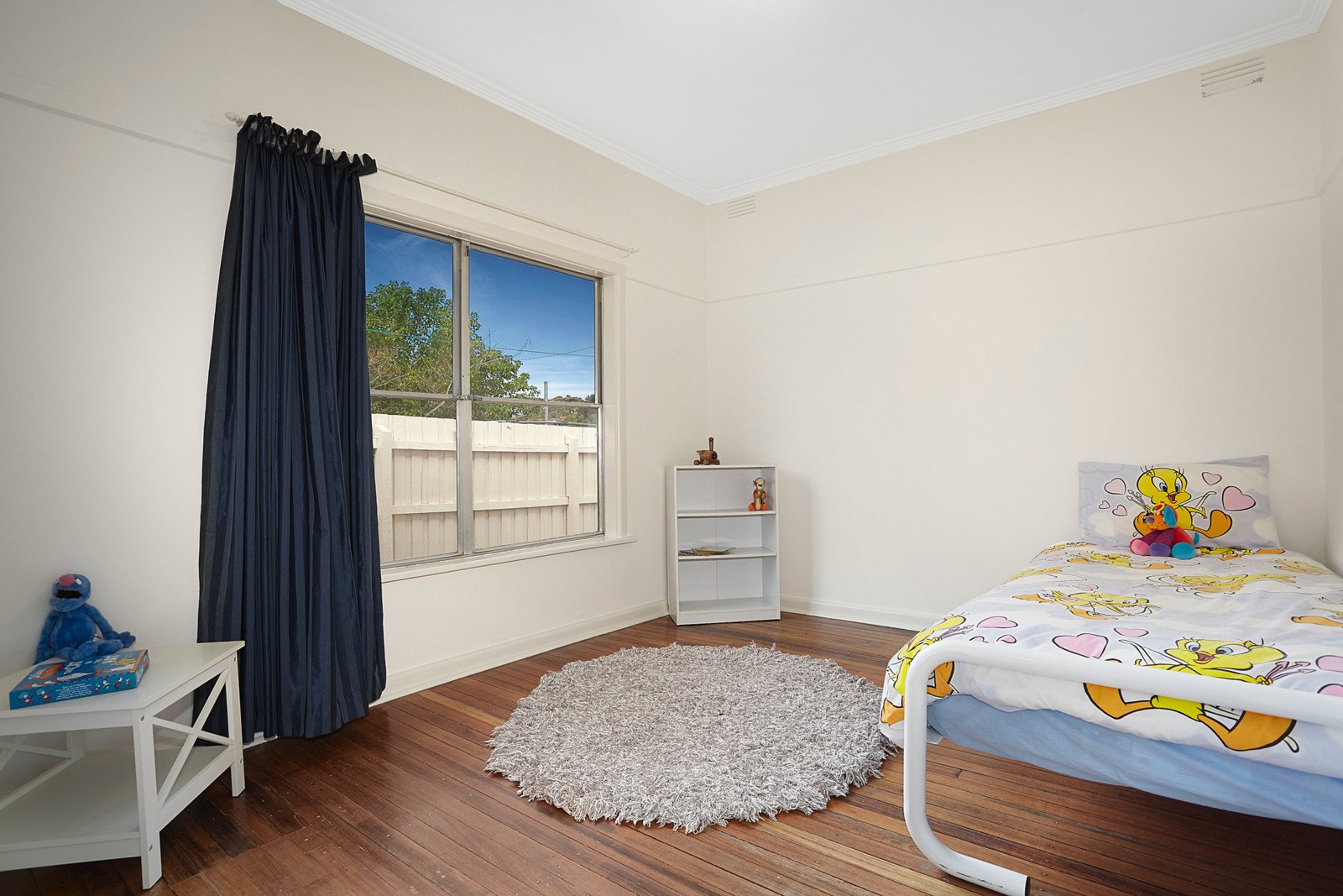 2 Lyttle Avenue, Essendon image 6