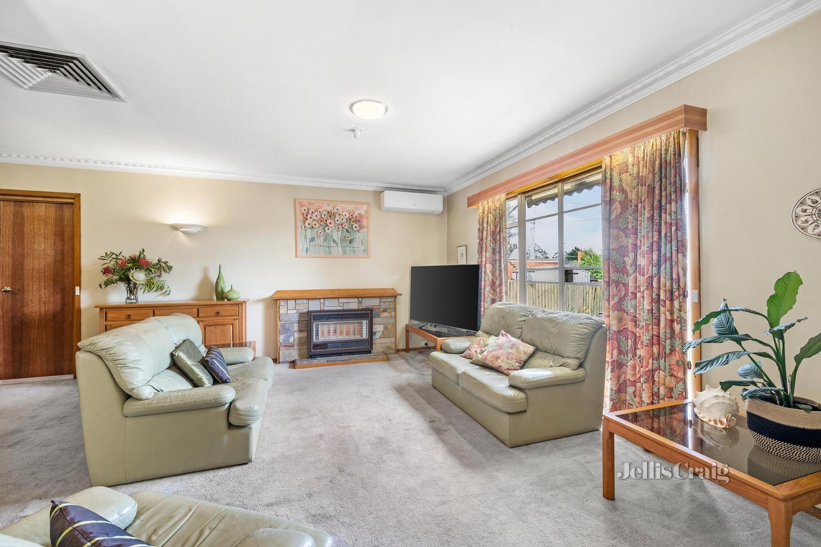 2 Magnolia Avenue, Bentleigh East image 2