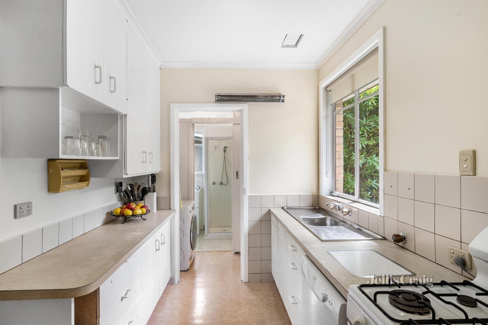 2 Magnolia Avenue, Bentleigh East image 7