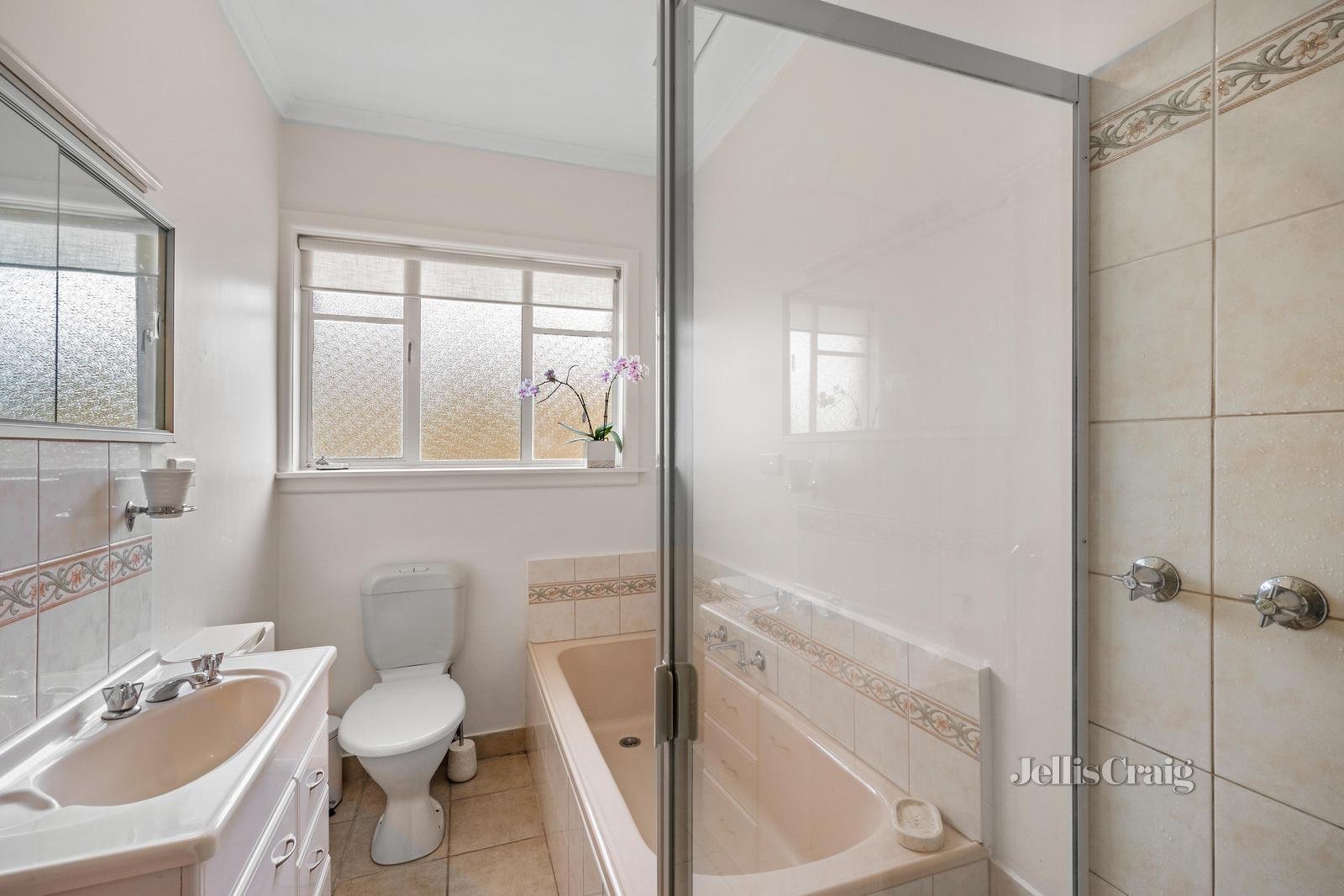 2 Magnolia Avenue, Bentleigh East image 12