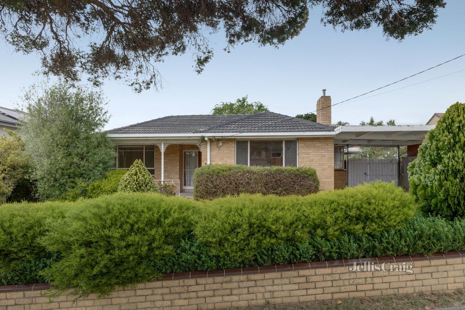 2 Mandowie Road, Glen Waverley image 3