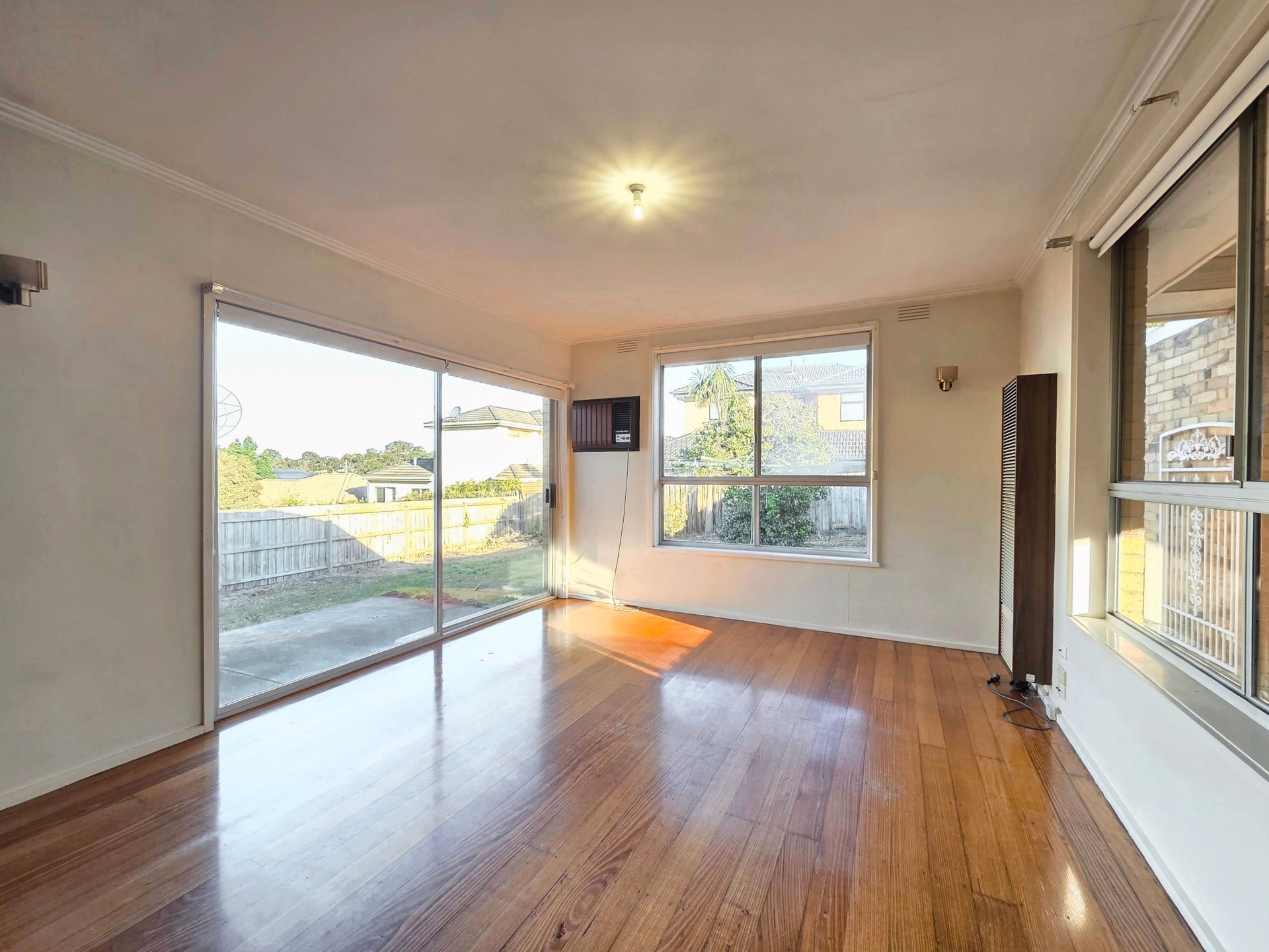 2 Mandowie Road, Glen Waverley image 4