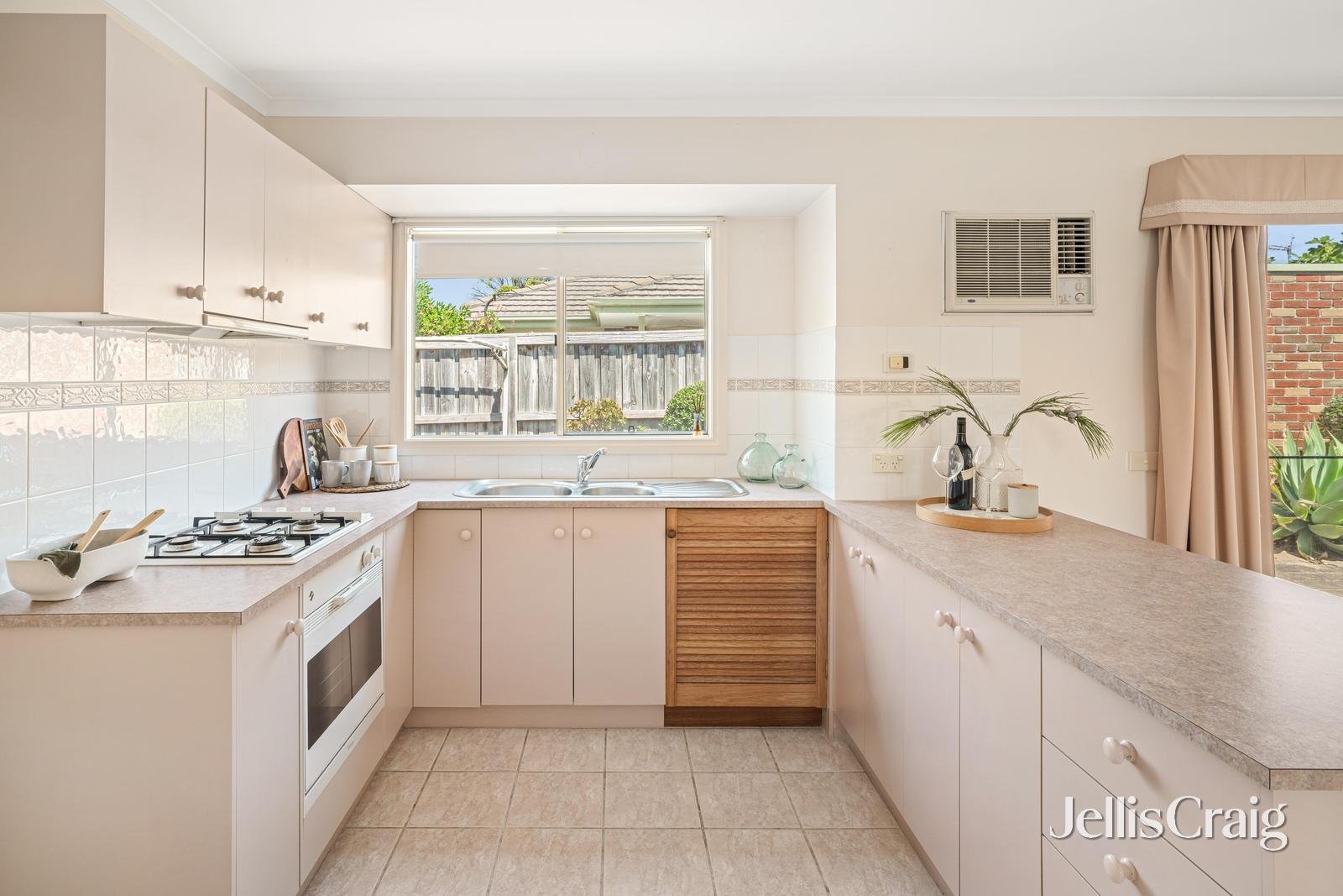 2 Manna Gum Court, Chelsea image 5