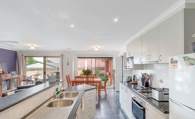 2 Manna Gum Heights, Mount Pleasant image 2