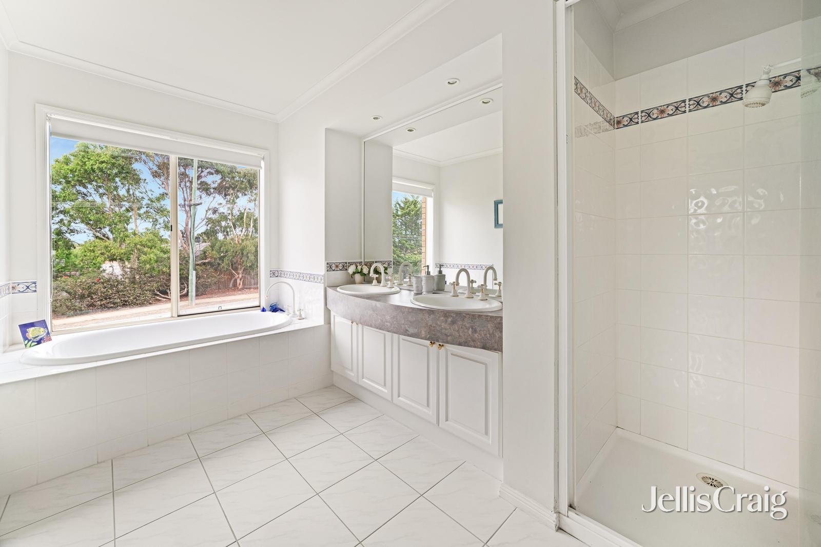 2 Manor House Drive, Mornington image 12