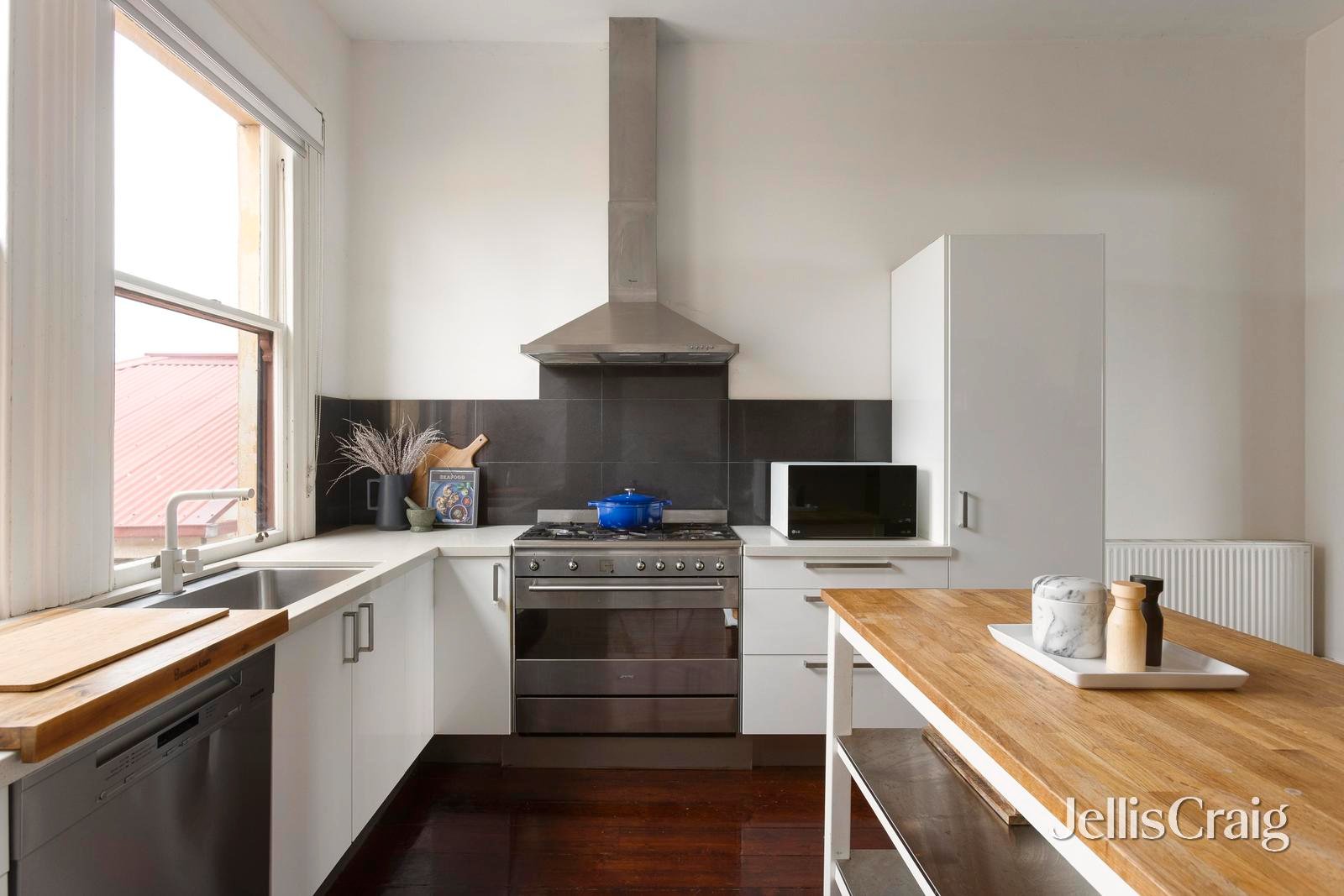 2 Marine Parade, St Kilda image 7