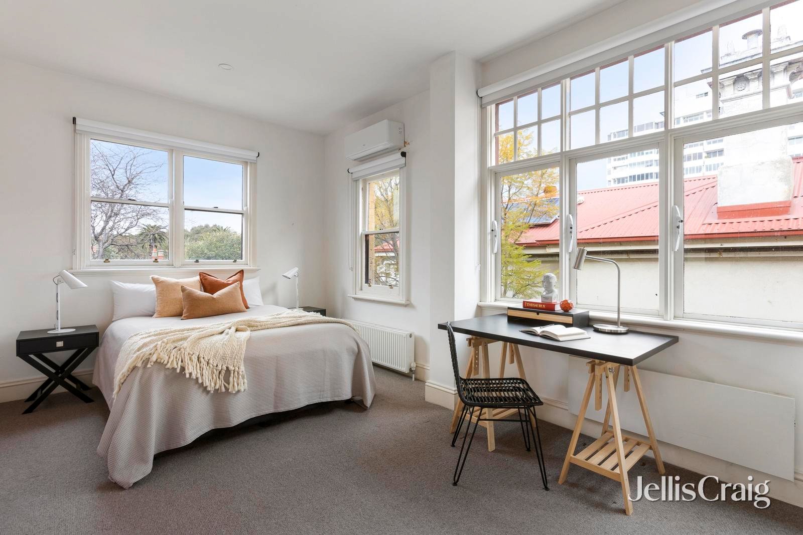 2 Marine Parade, St Kilda image 11