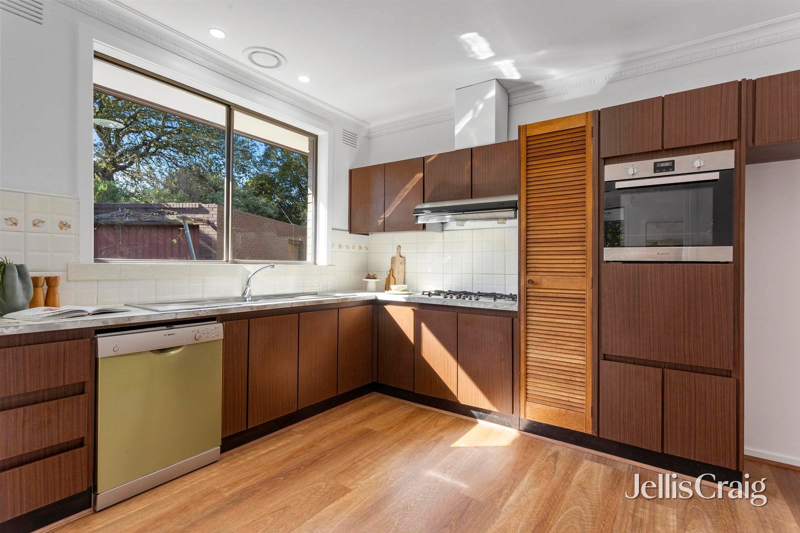 2 Marong Grove, Balwyn image 4