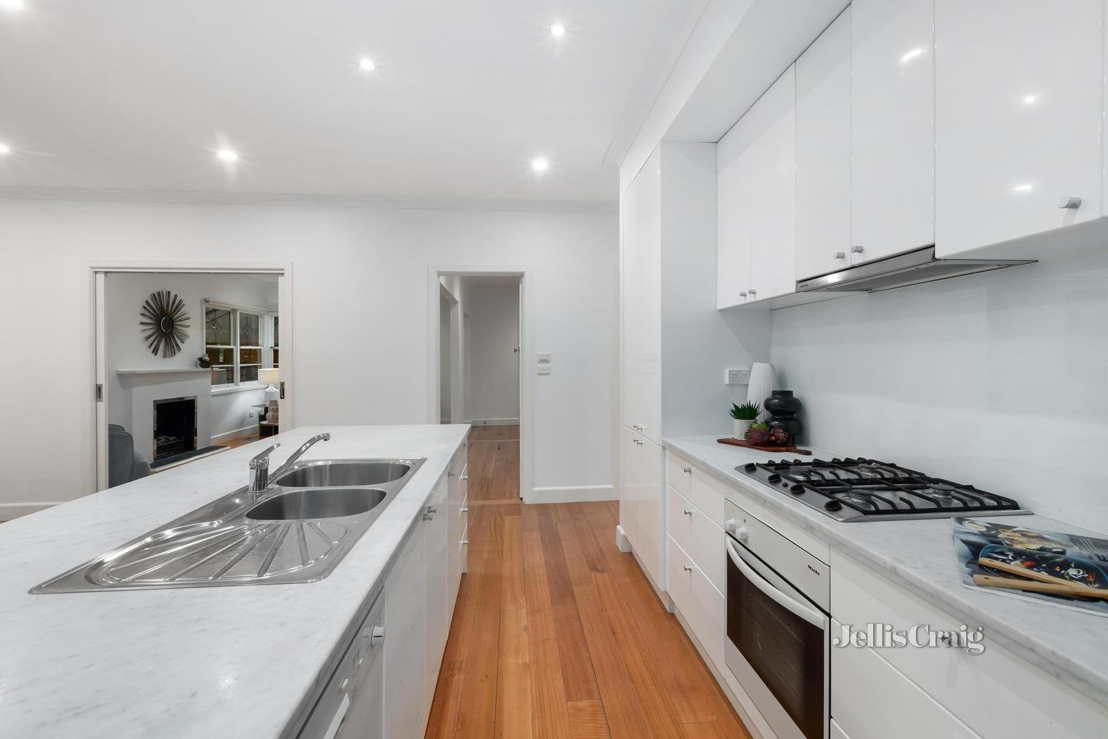 2 Mary Street, Brighton image 5