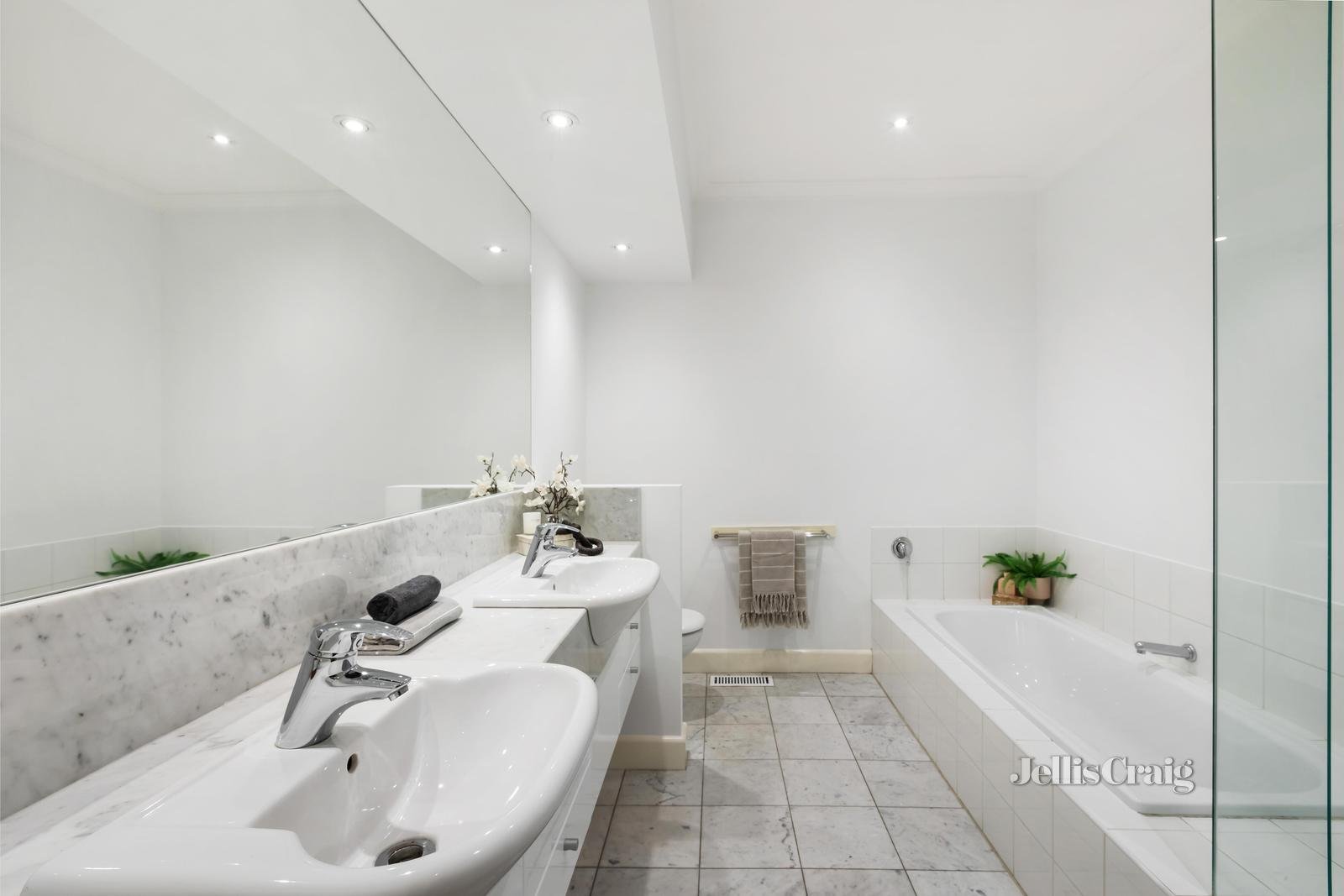 2 Mary Street, Brighton image 10