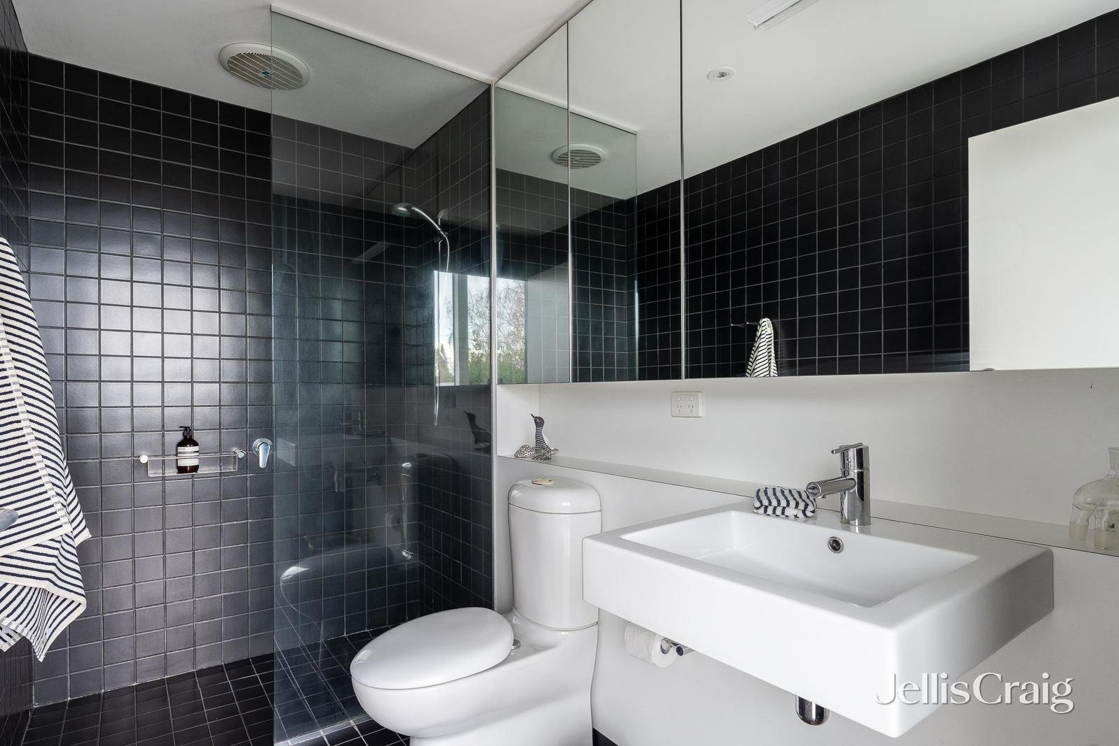 2 Maurice Street, Hawthorn East image 19