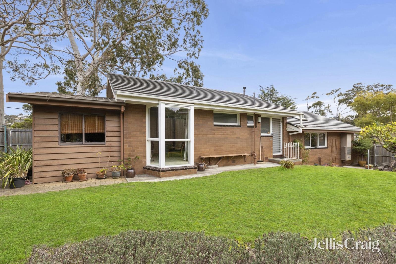 2 Mayfair Drive, Newtown image 5