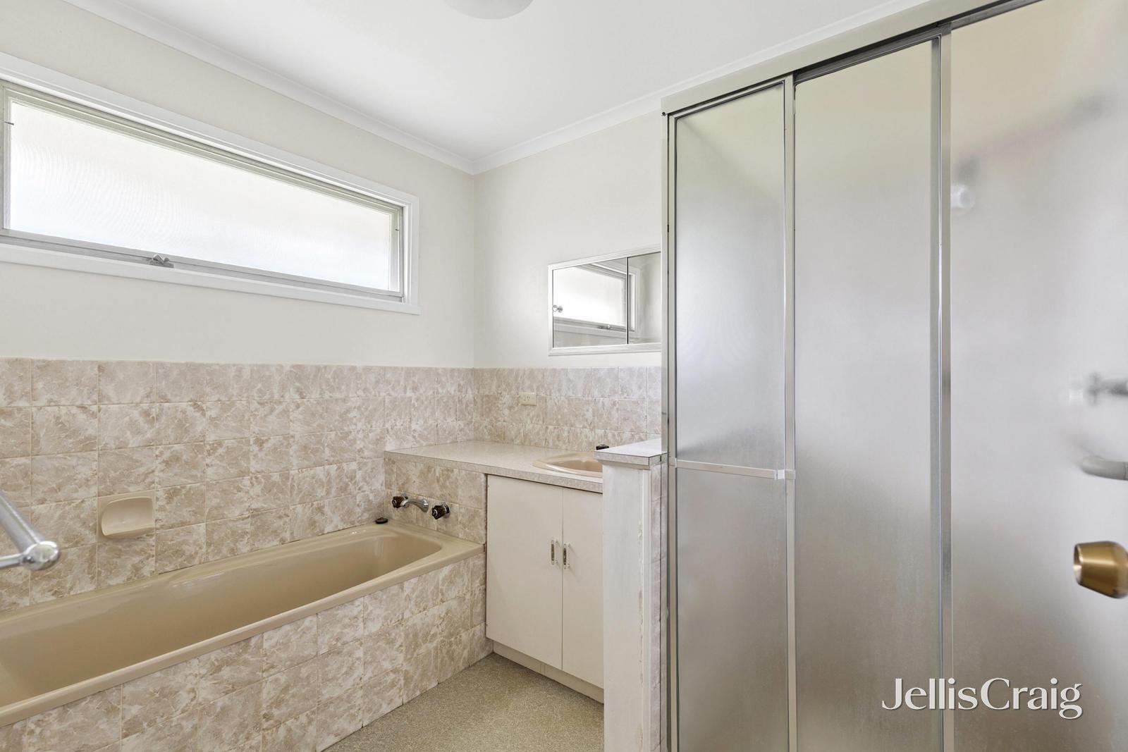 2 Mayfair Drive, Newtown image 11