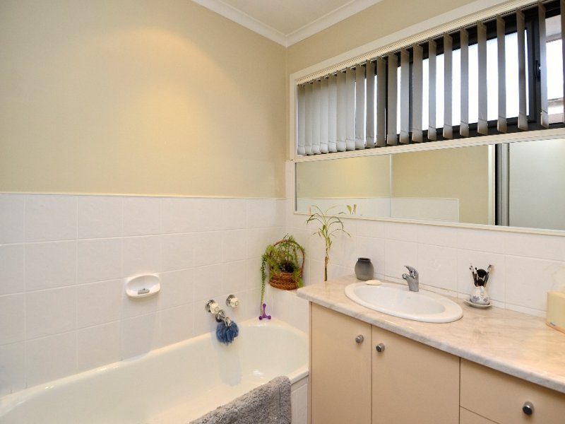 2 McMillan Avenue, Geelong image 8