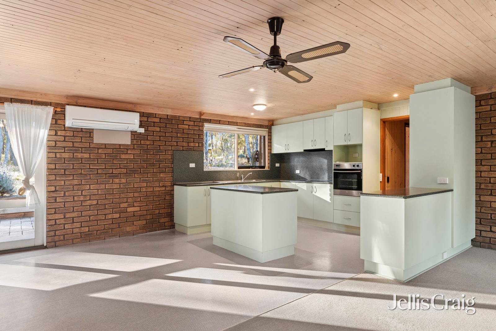 2 McMillan Road, Green&nbsp;Gully image 6