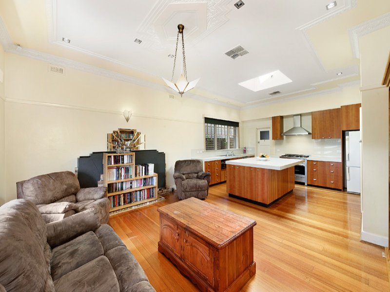 2 McMillan Street, Elsternwick image 2