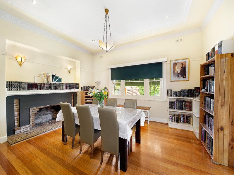 2 McMillan Street, Elsternwick image 3