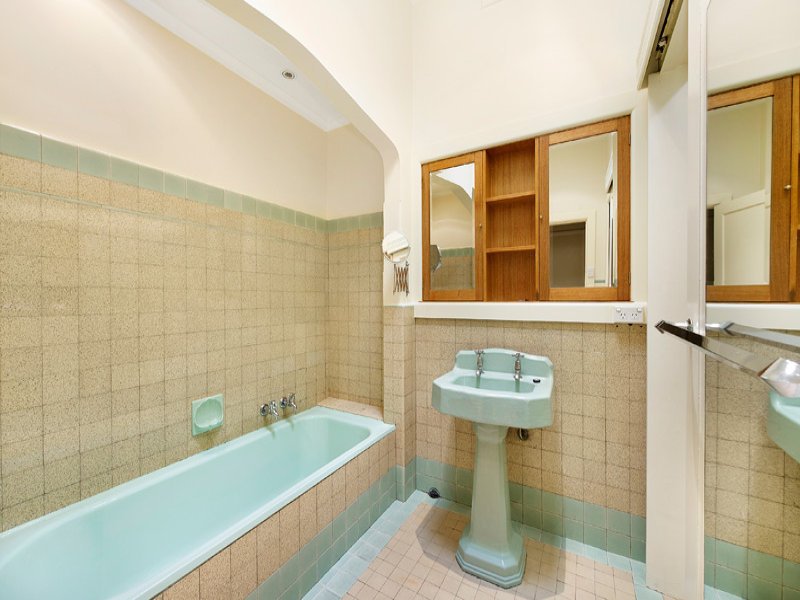 2 McMillan Street, Elsternwick image 5