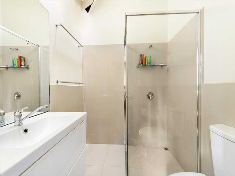 2 McMillan Street, Elsternwick image 7