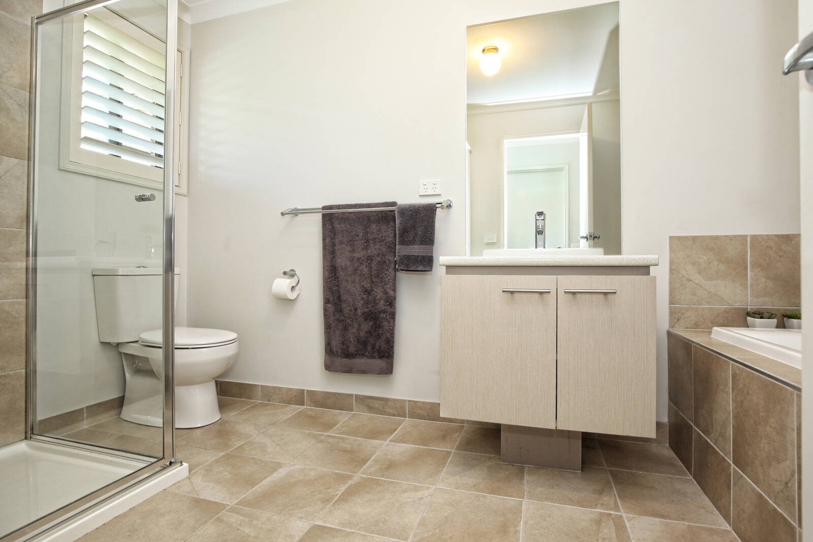 Property Gallery Thumbnail 8