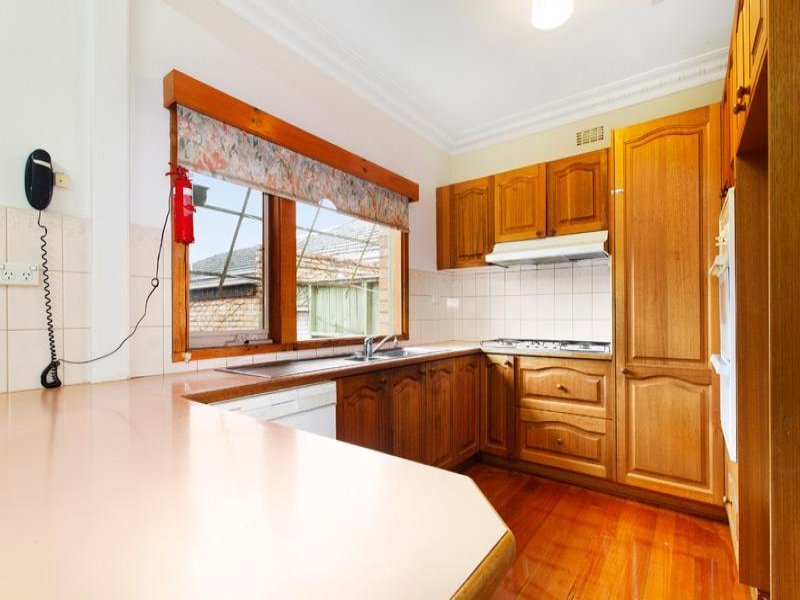 2 Milfay Court, Balwyn North image 5