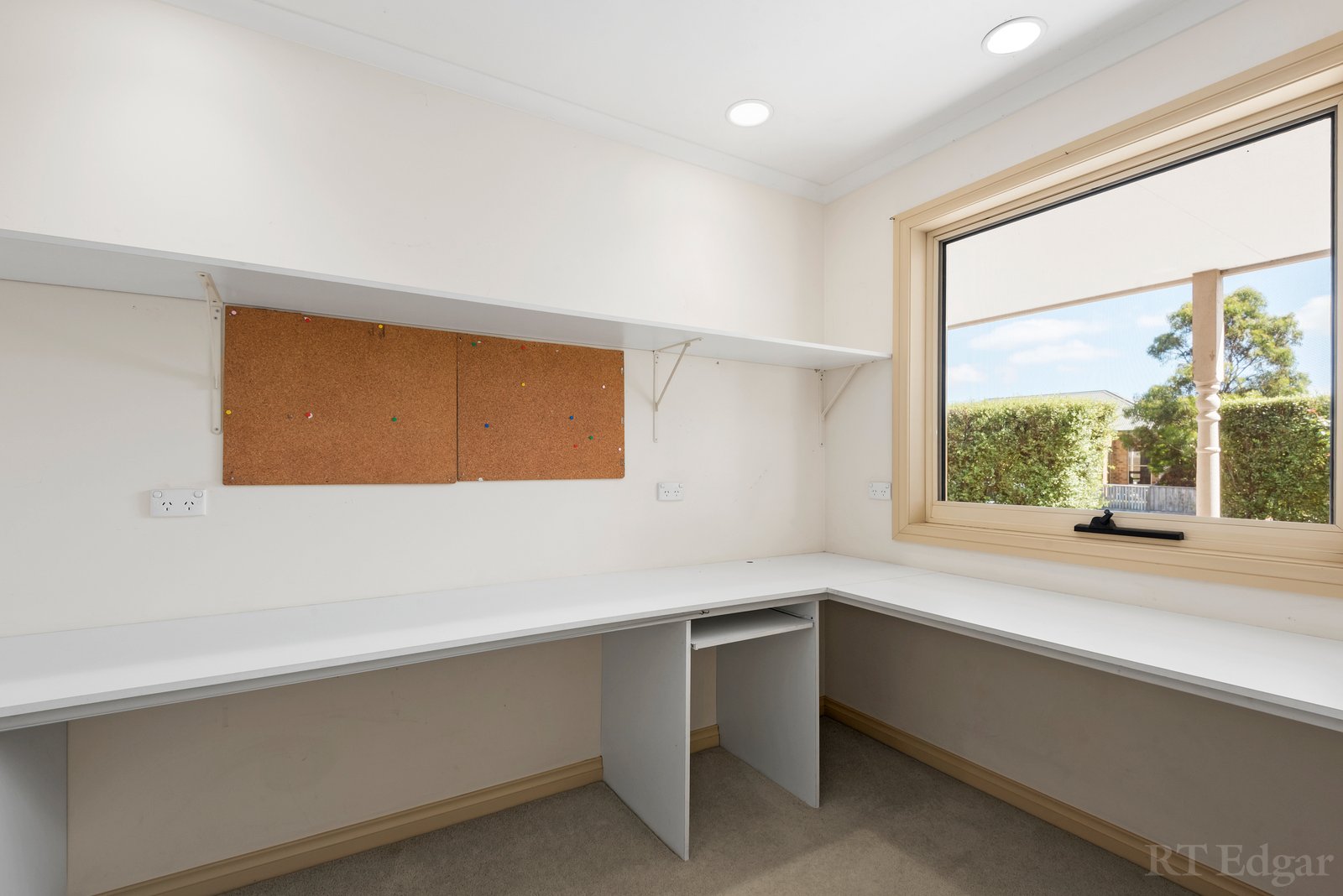 Property Gallery Thumbnail 8