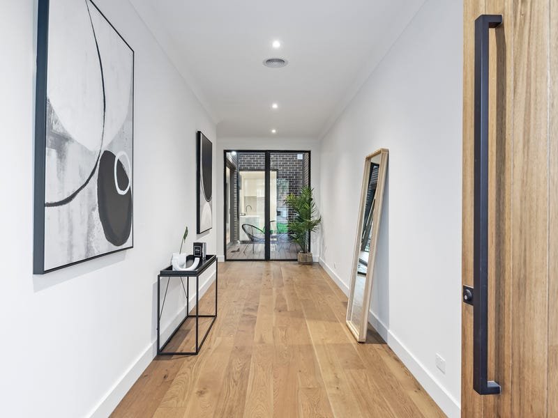 Property Gallery Thumbnail 9