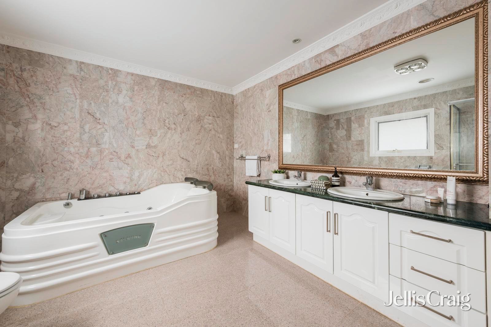 2 Monash Avenue, Balwyn image 15