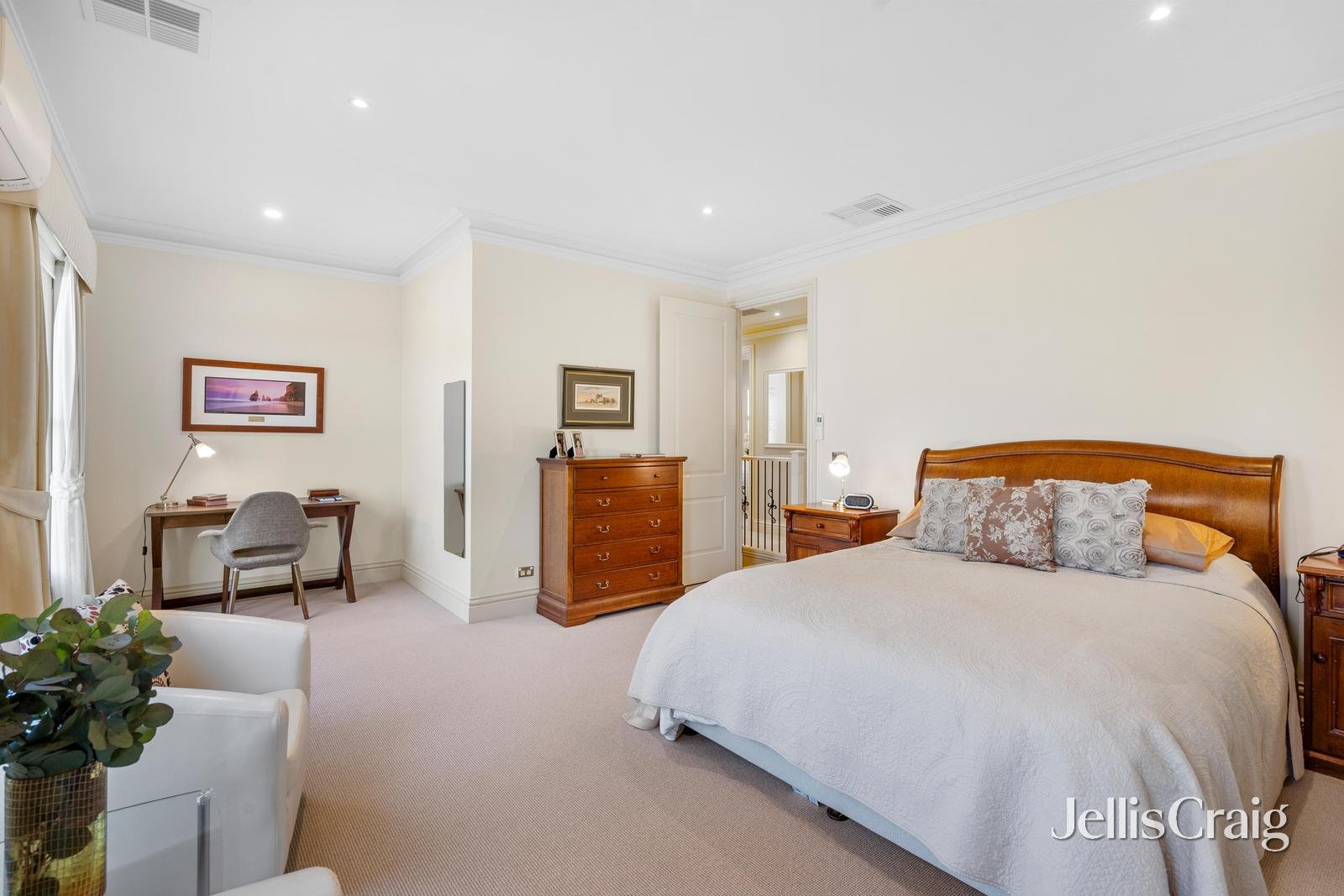 2 Mont Close, Doncaster East image 5