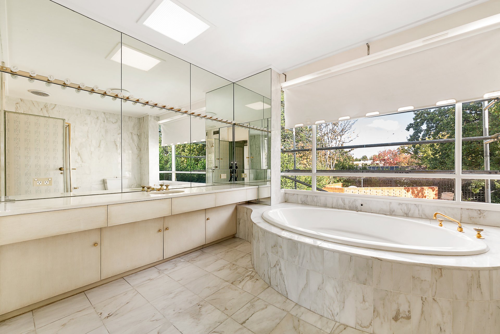 Property Gallery Thumbnail 8