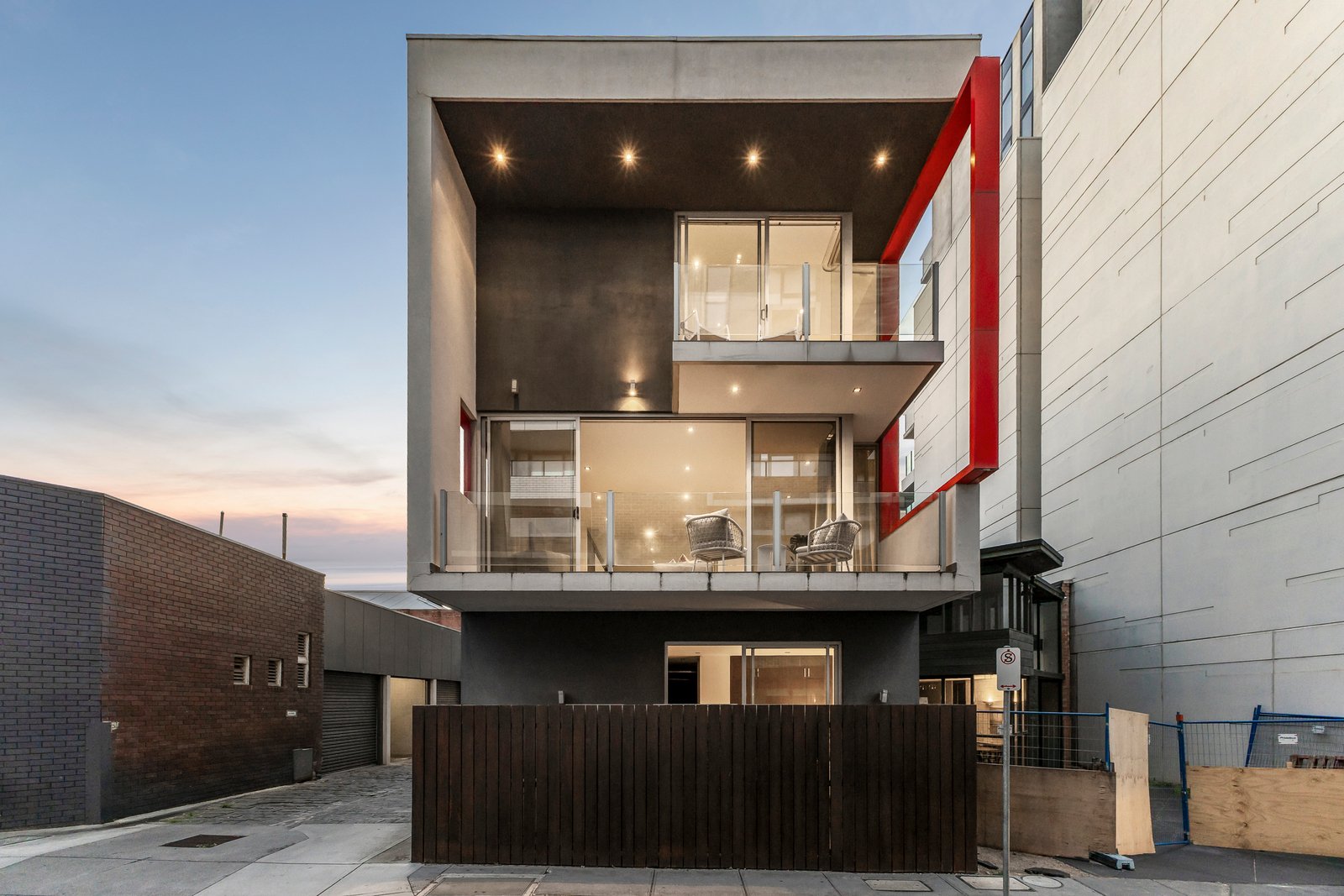 2 Montrose Street