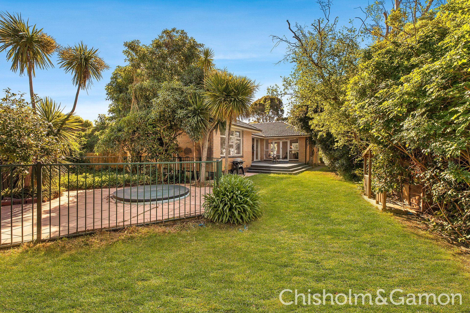 2 Moonda Grove, Cheltenham image 8