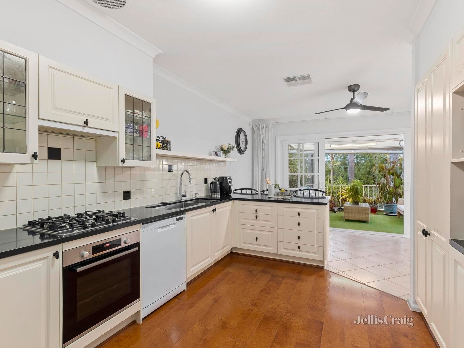 2 Moore Drive, Doncaster East image 4