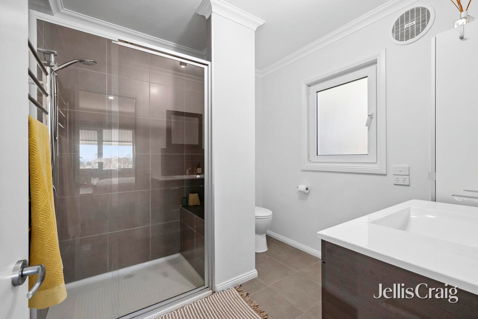 2 Morella Court, Daylesford image 8