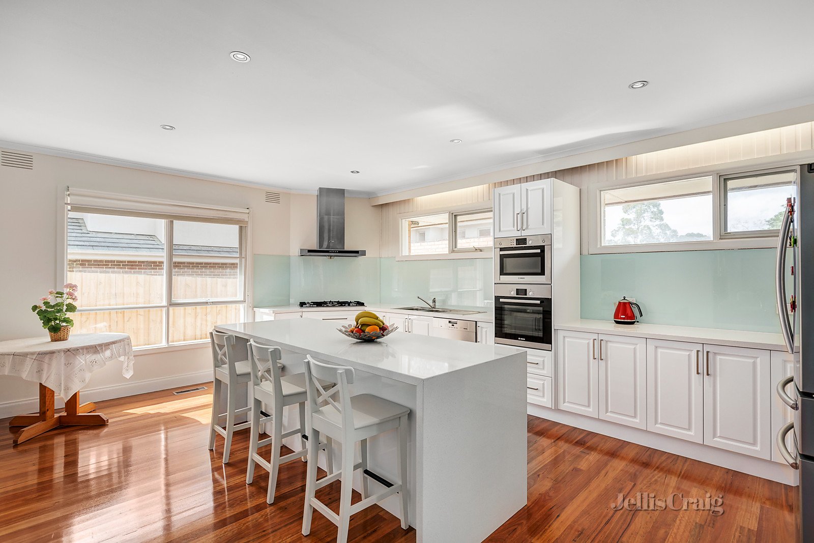 2 Morrison Court, Mount Waverley image 3