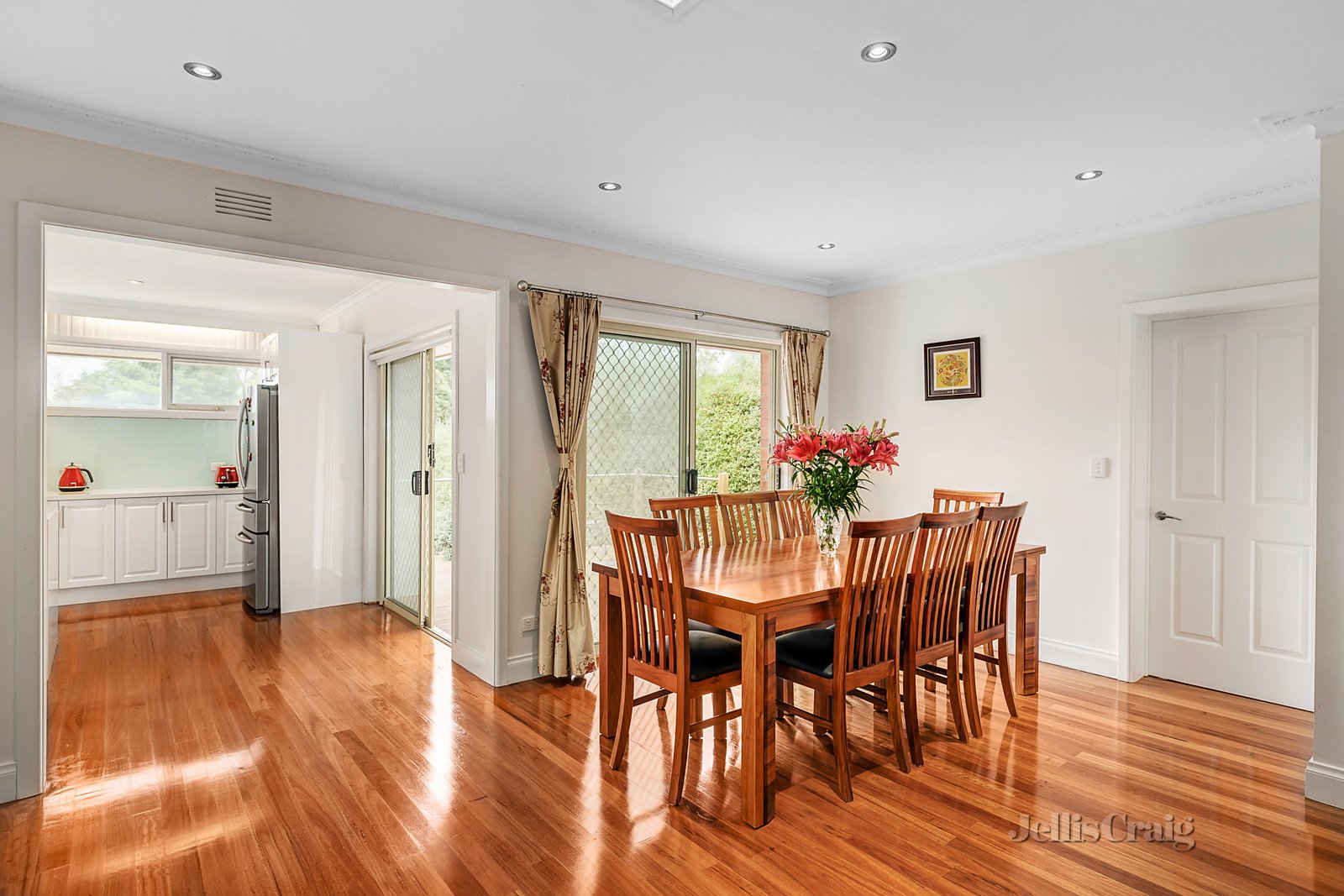 2 Morrison Court, Mount Waverley image 4