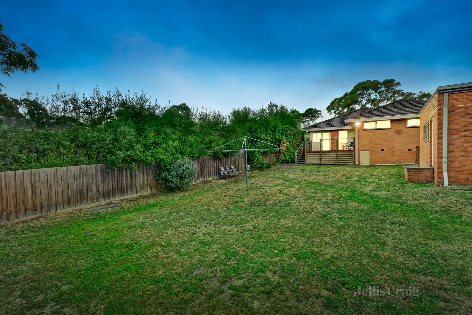 2 Morrison Court, Mount Waverley image 10