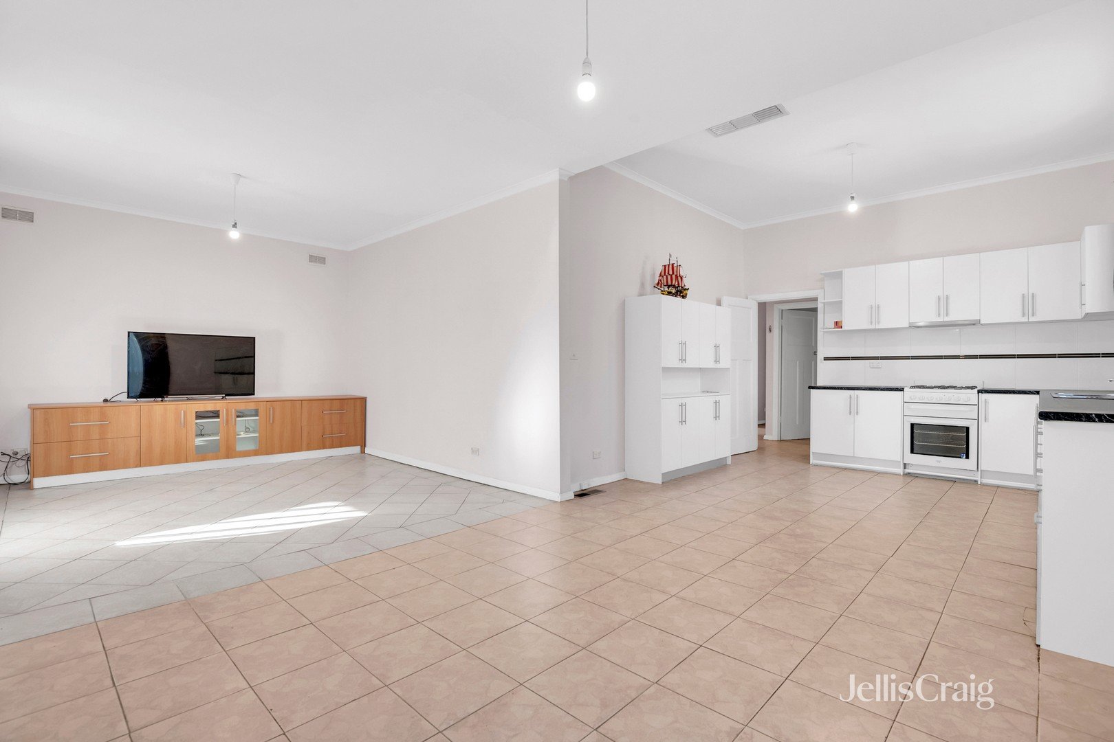 2 Murray Street, Coburg image 3