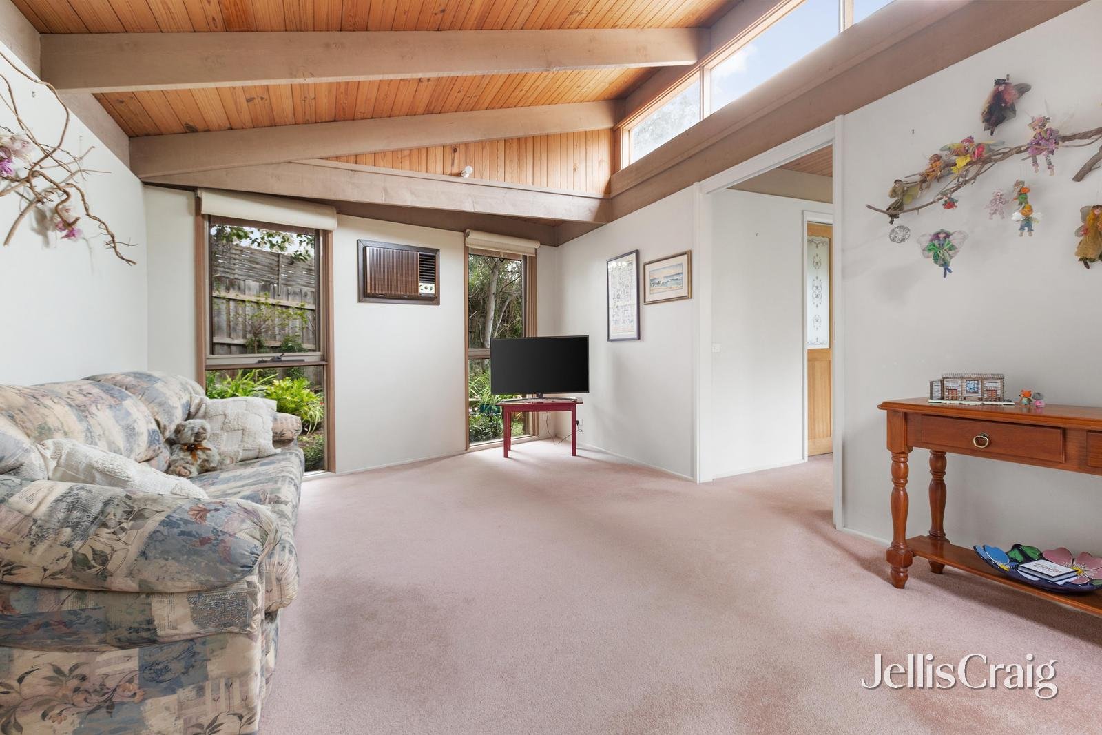 2 Myoora Court, Greensborough image 3