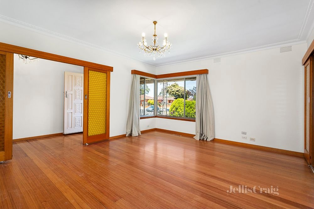 2 Nancye Drive, Lalor image 2