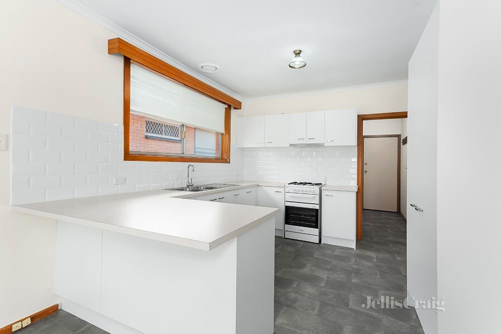 2 Nancye Drive, Lalor image 2