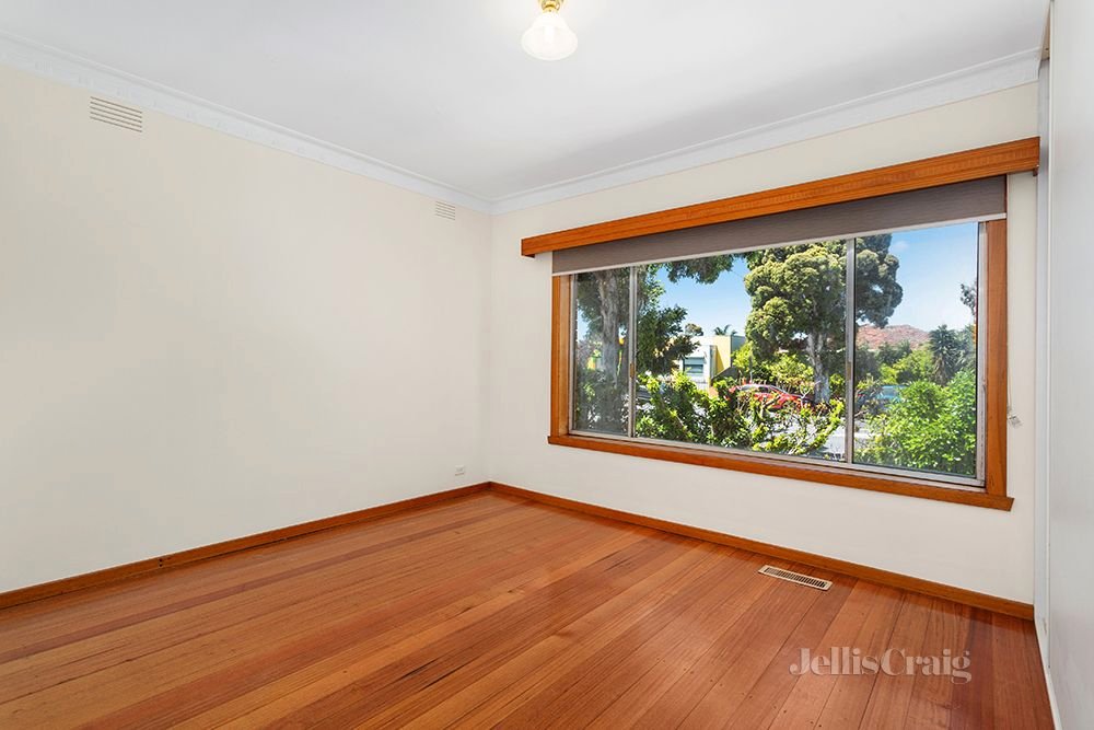 2 Nancye Drive, Lalor image 5