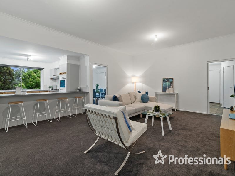 2 Nandina Close, Warranwood image 5