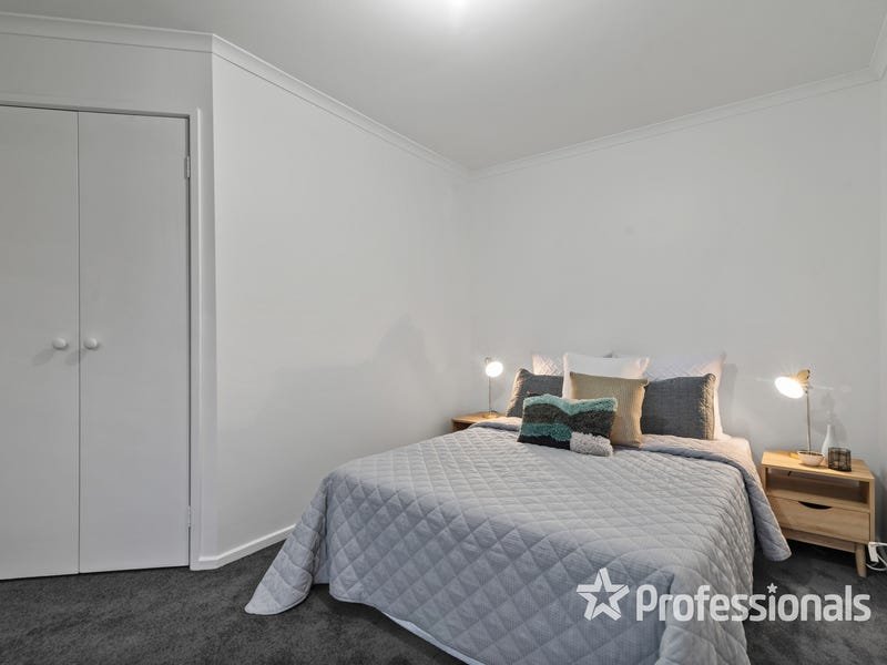 2 Nandina Close, Warranwood image 12